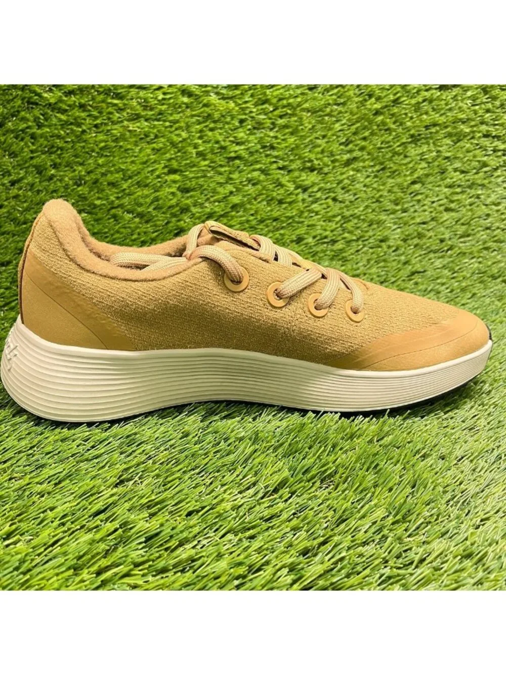 Allbirds Wool Runner Protect Mens Size 10 Tan Athletic Running Shoes Sneakers